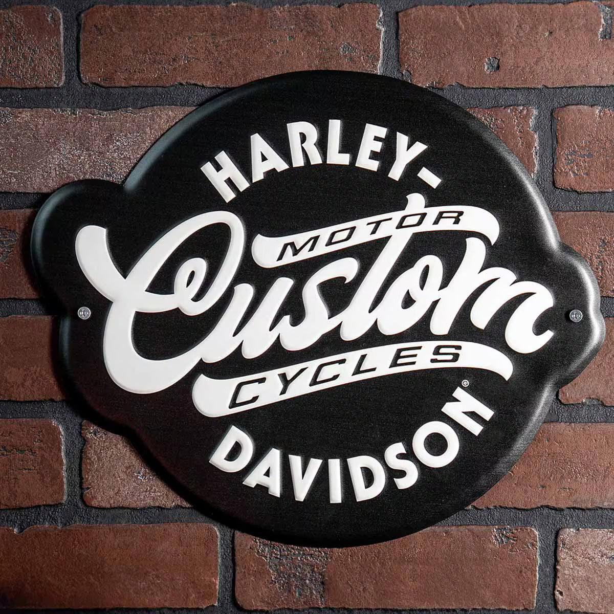 d*9様 【希少】Harley-Davidson 立体ロゴ ヴィンテージ レザー Custom Motorcycles Tin Sign | Harley Davidson® – House of Harley®