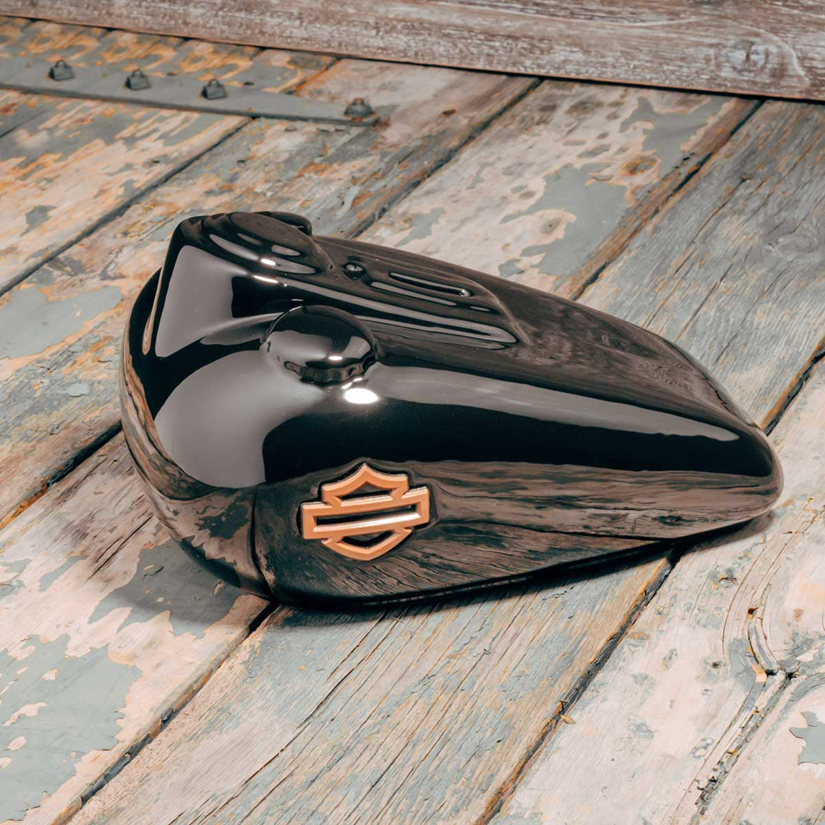 
                  
                    Harley-Davidson® Open Bar & Shield® Ceramic Gas Tank Bank | Gloss Black
                  
                